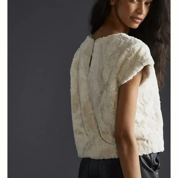 Maeve Faux fur tee from Anthropologie Size M - Picture 2 of 6